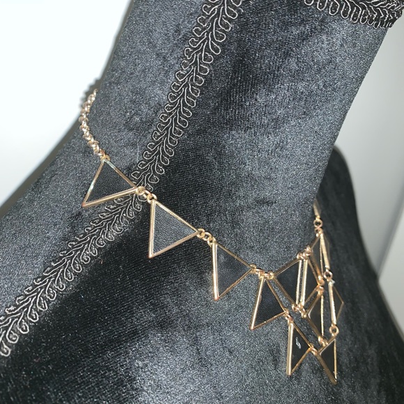 Forever 21  faux leather triangle necklace - Picture 3 of 5